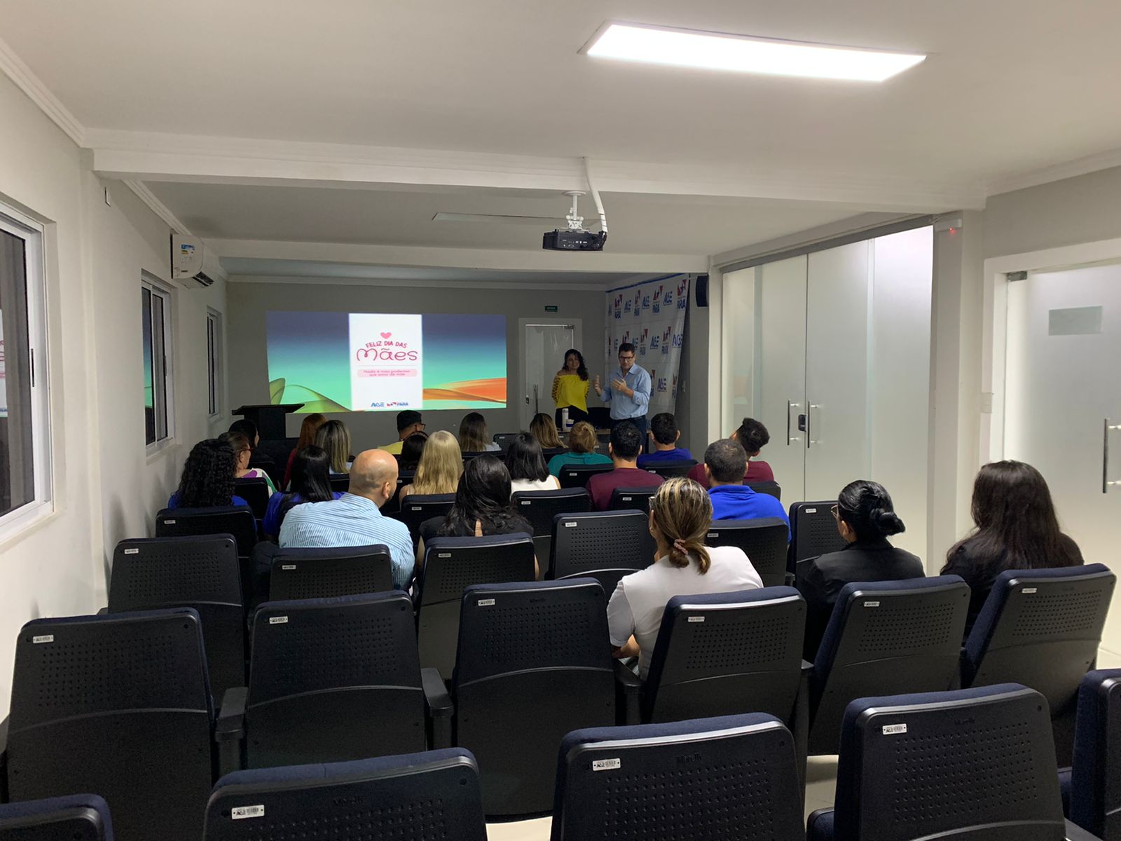 A AGEA realizou hoje uma programação interna alusiva ao Dia das Mães